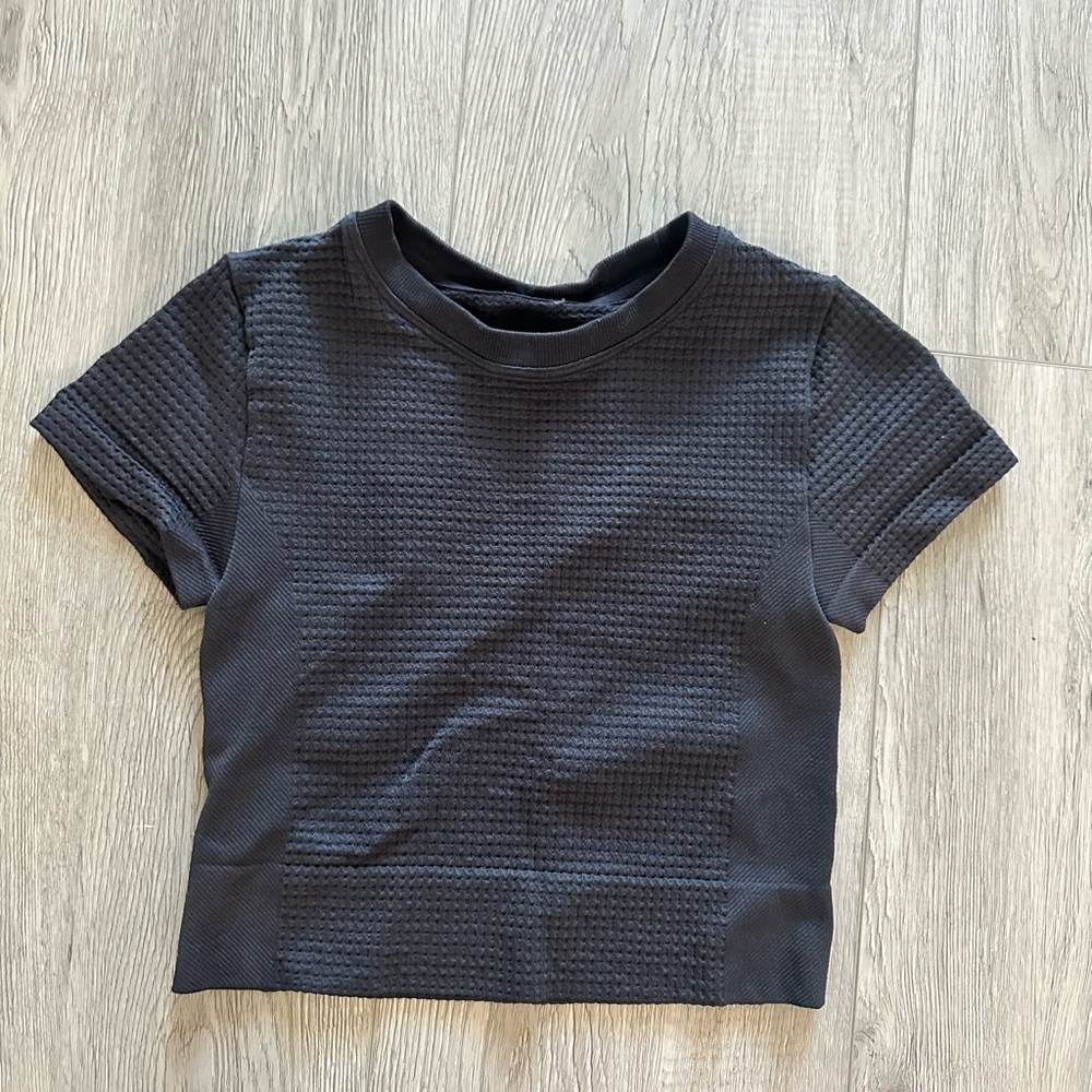 Women’s Cropped Compression Top.